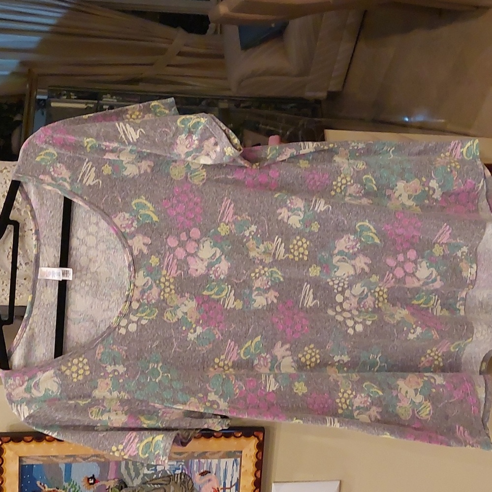 Excellent Condition Lularoe Top Mickey & Minnie